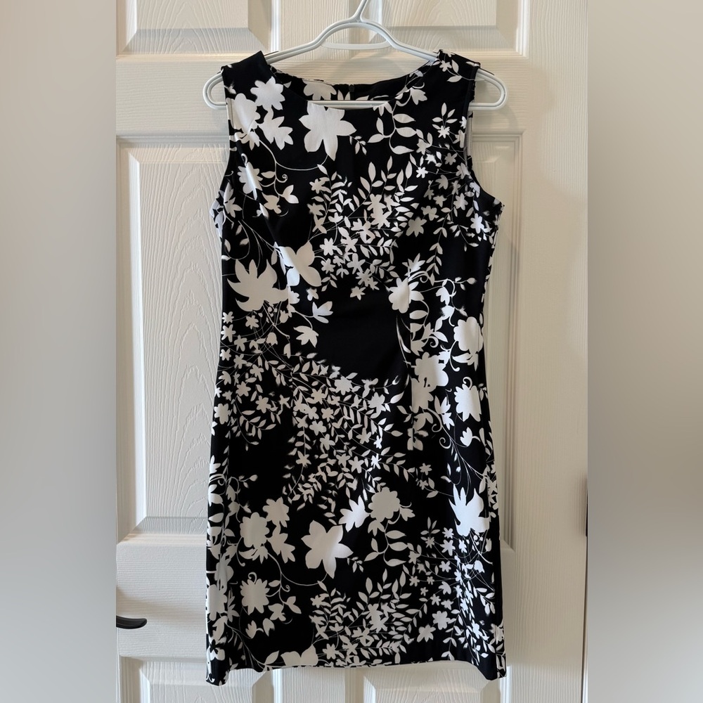 Black & White Floral Sheath Dress NWOT size 8P